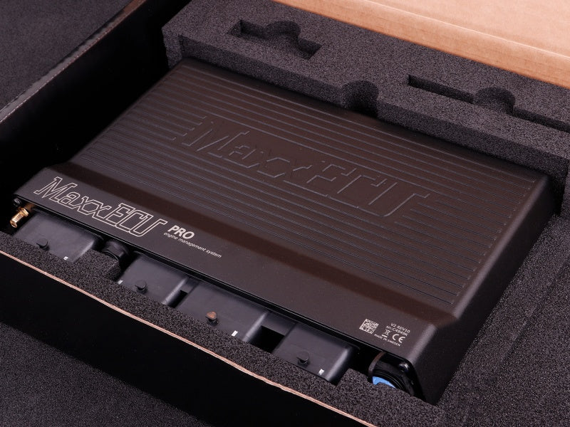 MaxxECU PRO ECU egység, tartozékok nélkül dobozban