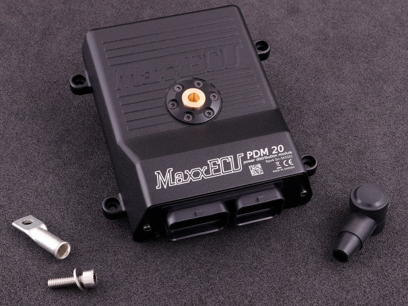 MaxxECU PDM20 tartozékokkal